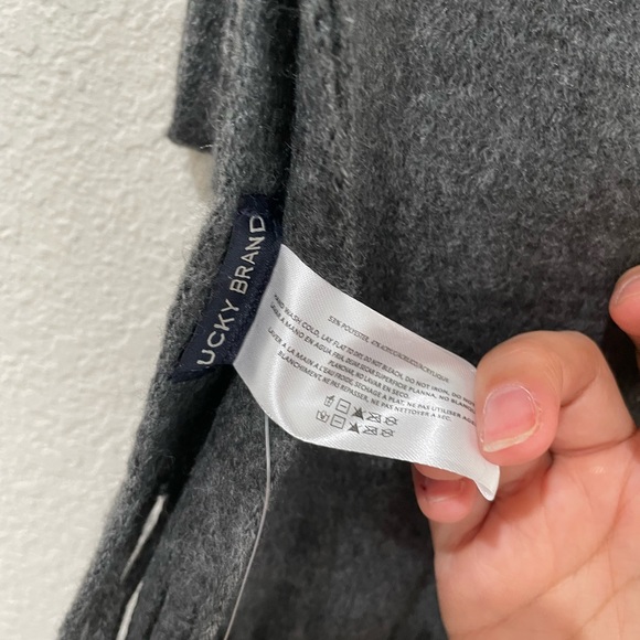 NWT Lucky Brand Solid Brushed Scarf Dark Gray - Picture 4 of 8